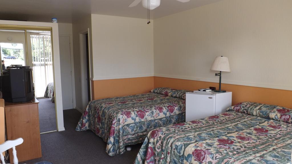 Twin Lakes Inn Bull Shoals Δωμάτιο φωτογραφία